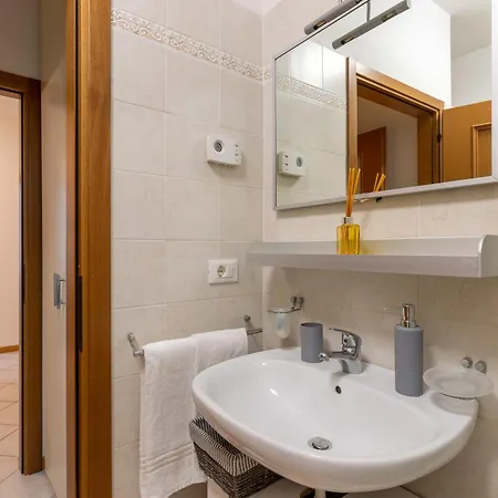 Casa Vacanze All'arco Di Riccardo * Триест